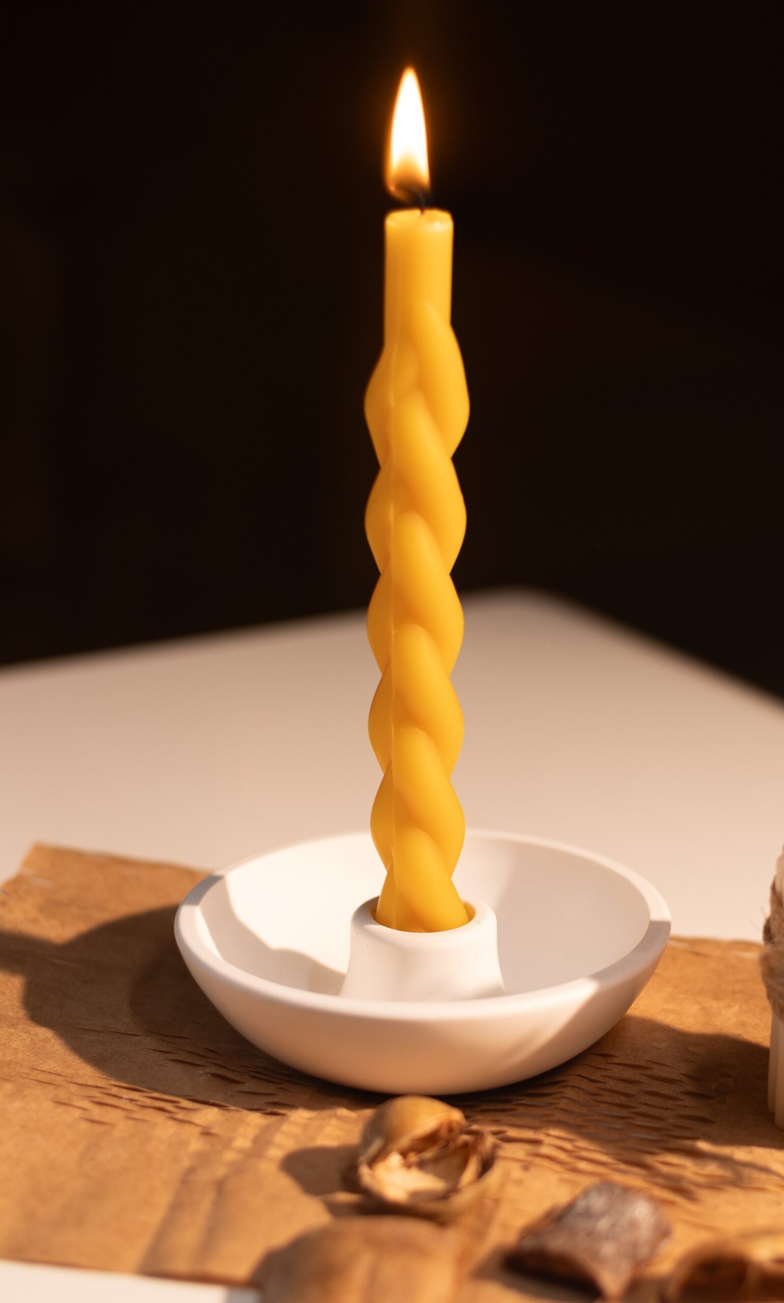Suport de Lumânare Alb – simplitate elegantă, accesoriu esențial - imagine 4