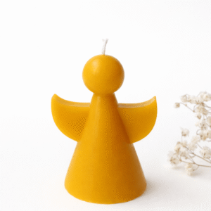 Lumânare Îngeraș – lumină blândă, simbol de protecție