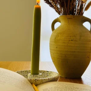 Lumânare Simplitate Olive – detaliul care înveselește spațiul