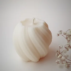 Lumânare Feminitate – delicatețe turnată în lumină